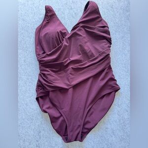 NWT L.L. Bean Women’s One Piece Swimsuit Tanksuit Plus Size (20W) Royal Plum
